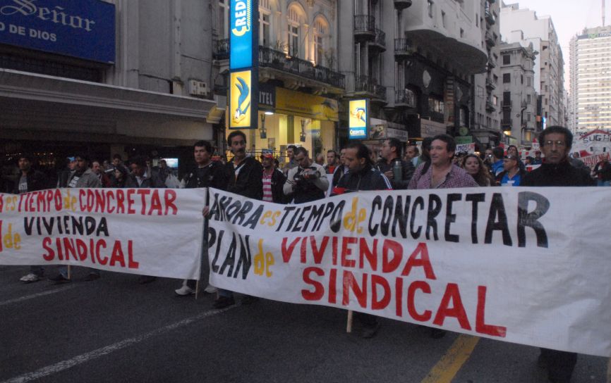 El eterno femenino de una imaginativa pintora