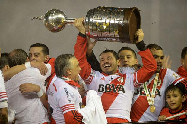 El eterno femenino de una imaginativa pintora