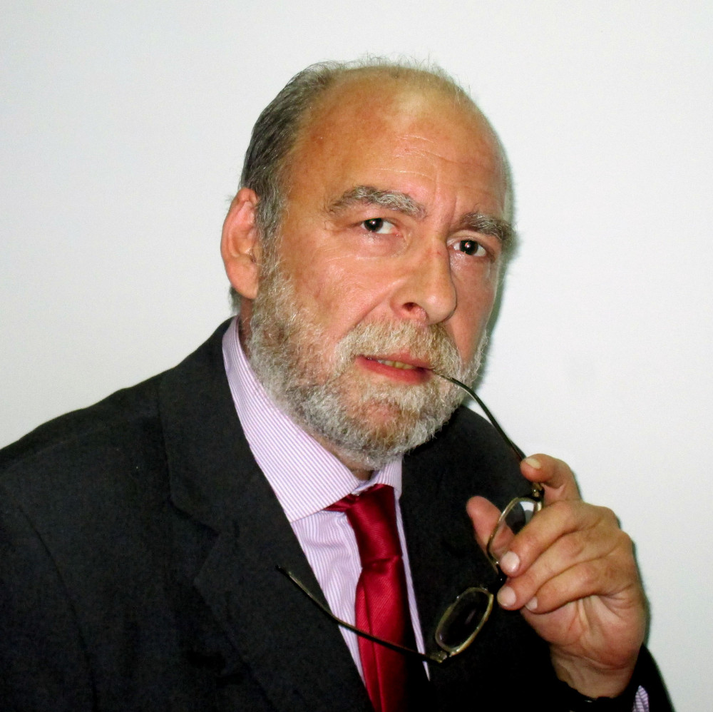 El eterno femenino de una imaginativa pintora