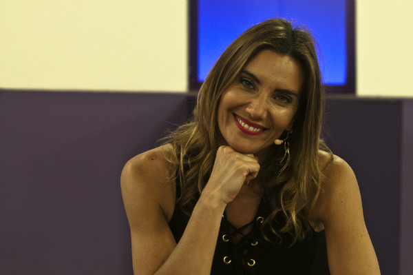 El eterno femenino de una imaginativa pintora