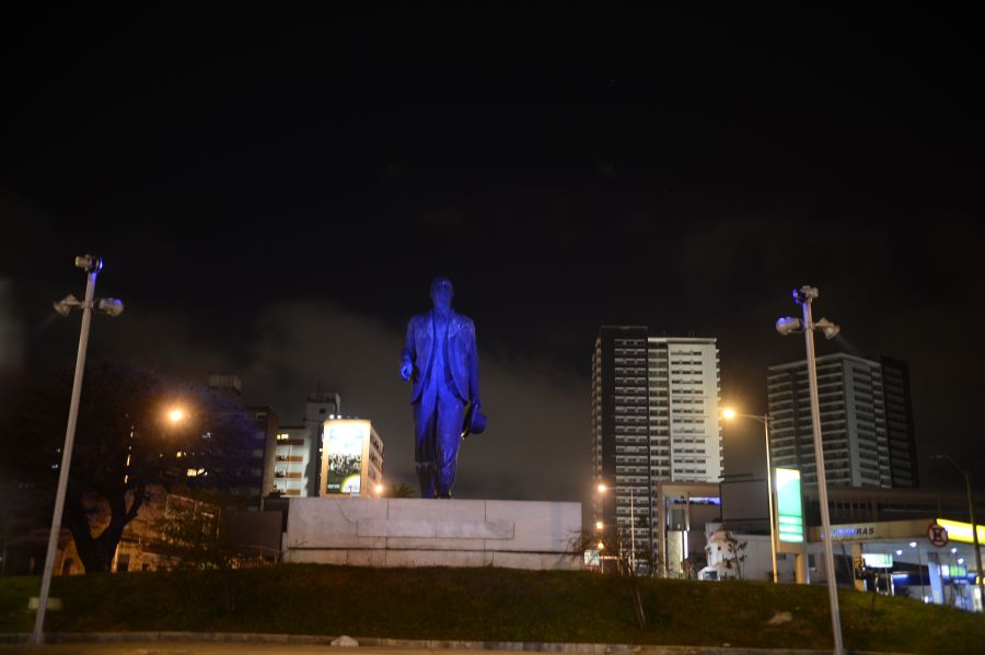 Herrera: monumento en General Flores y Luis Alberto de Herrera. Foto: G. Pérez