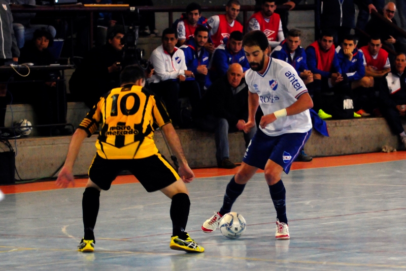 El eterno femenino de una imaginativa pintora