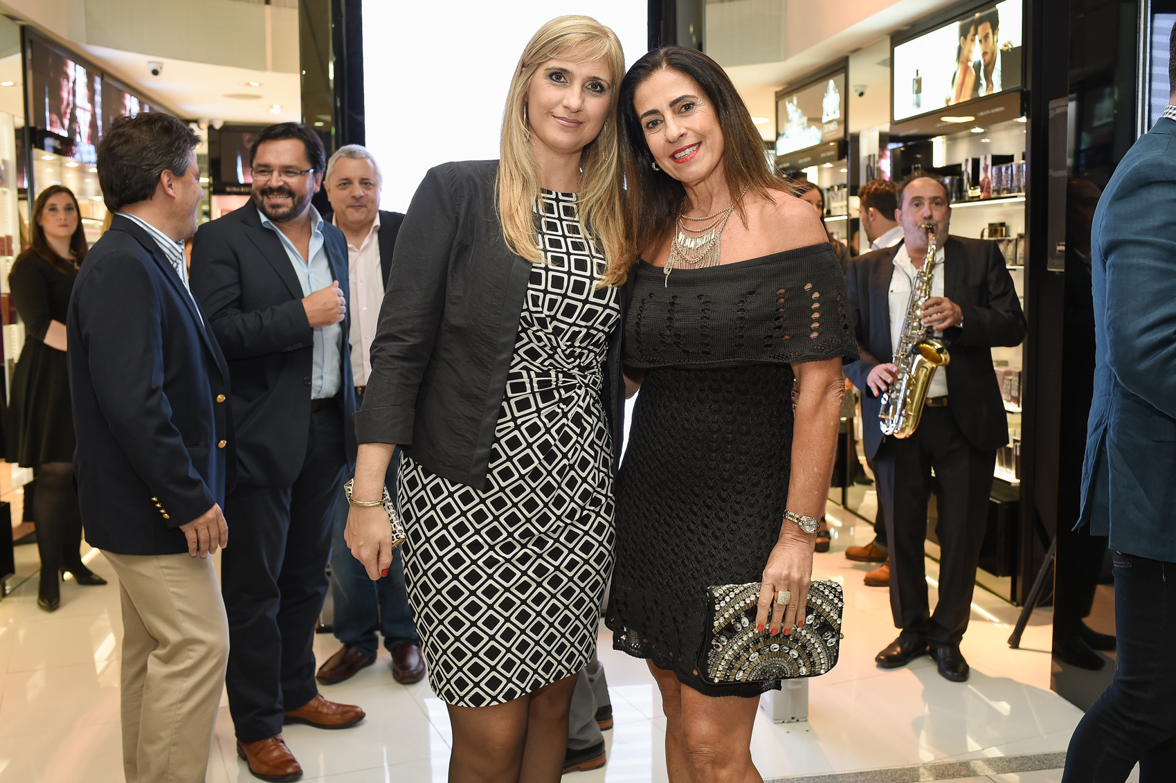 Graciela Pedrozo, Megg Padilha.