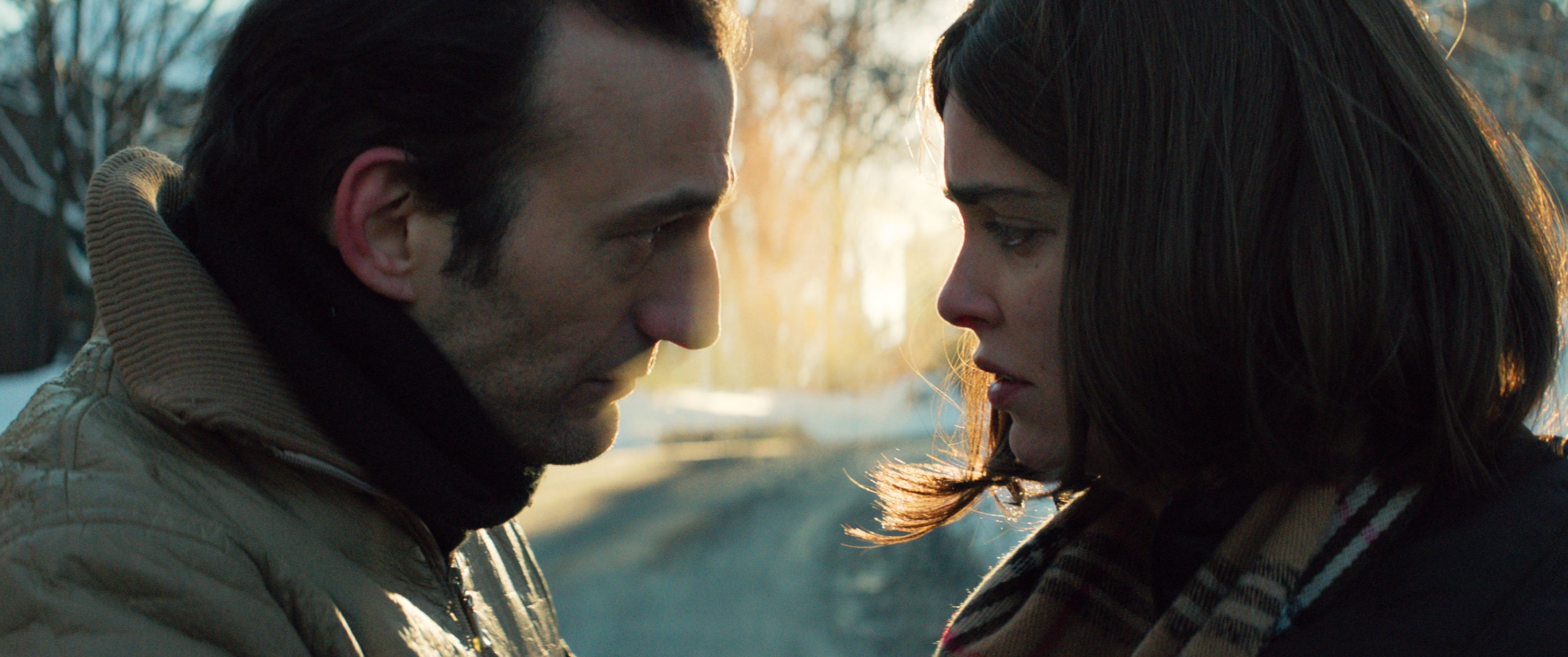 Un burgués soltero y sin ganas de atarse se relaciona con una judía ortodoxa.