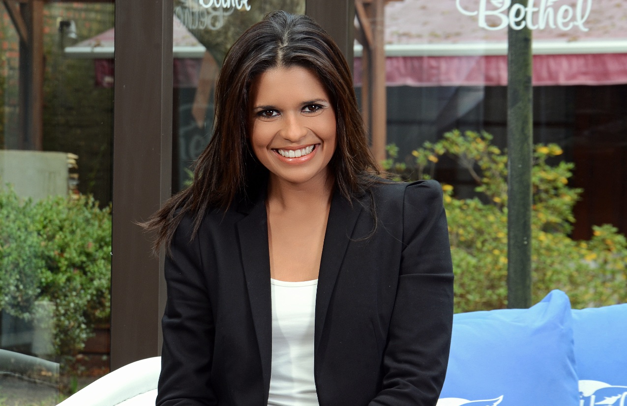 El eterno femenino de una imaginativa pintora