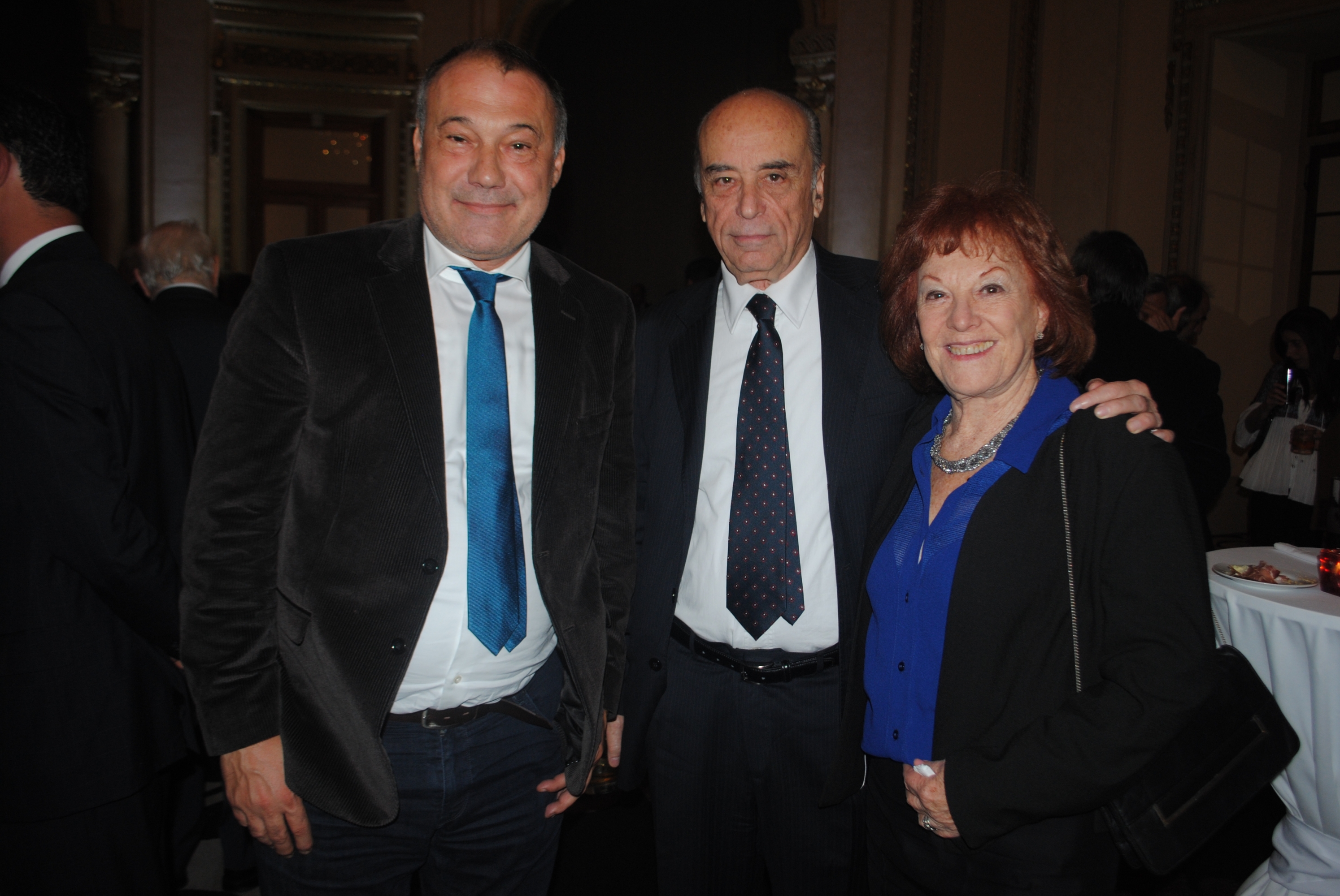 Embajador de España Roberto Varela, José Arocena, Margarita Ponce de León.