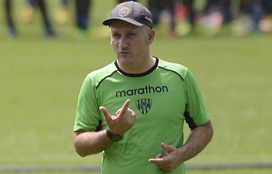 El eterno femenino de una imaginativa pintora