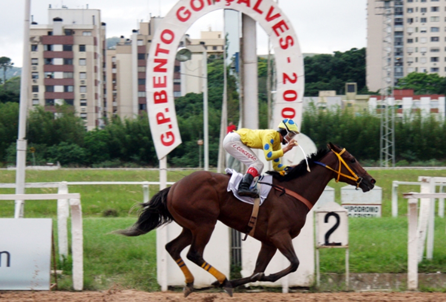 El eterno femenino de una imaginativa pintora