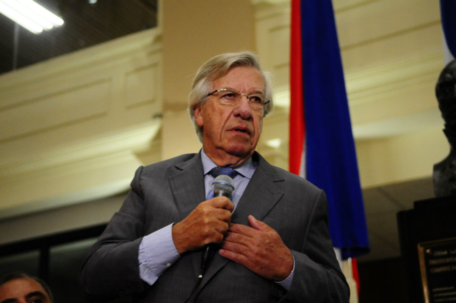 El eterno femenino de una imaginativa pintora