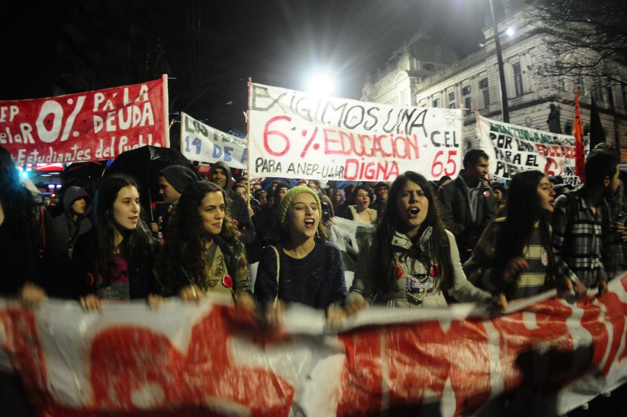 El eterno femenino de una imaginativa pintora