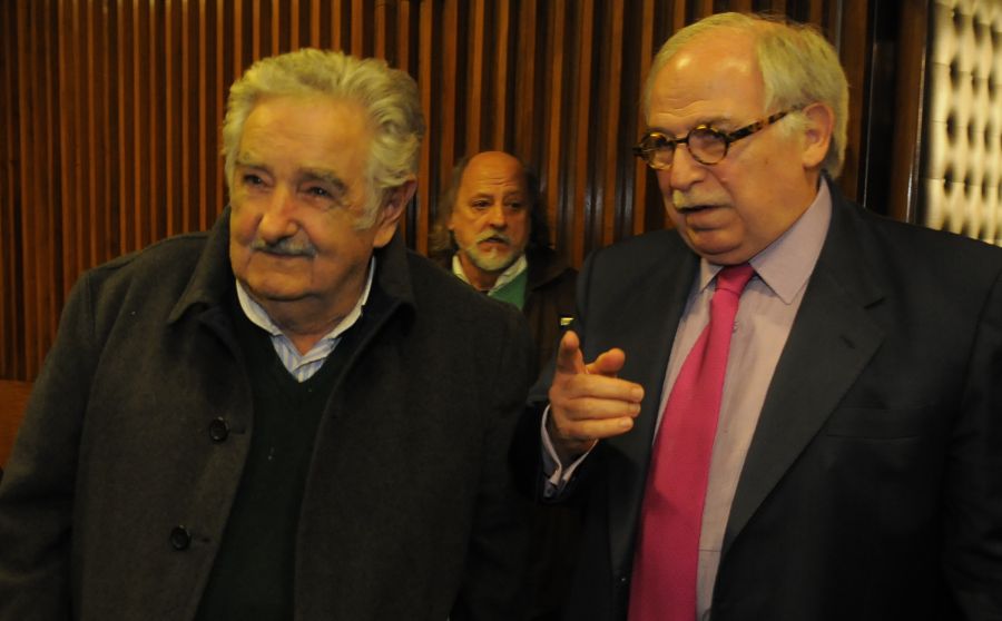 El eterno femenino de una imaginativa pintora