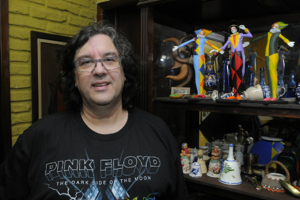 El eterno femenino de una imaginativa pintora