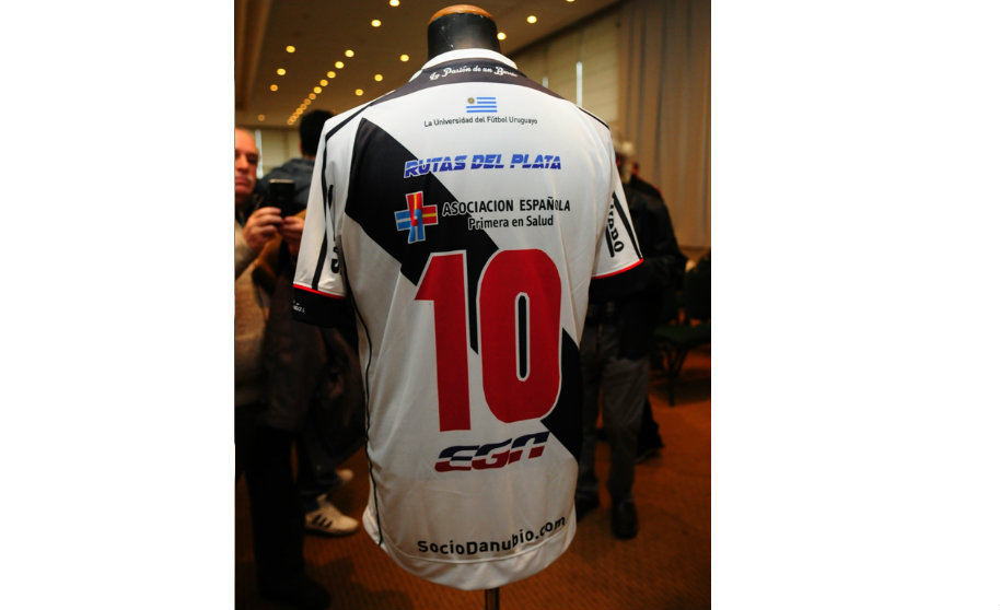 Camiseta Danubio Temporada 2015-2016. Foto: M. Bonjour