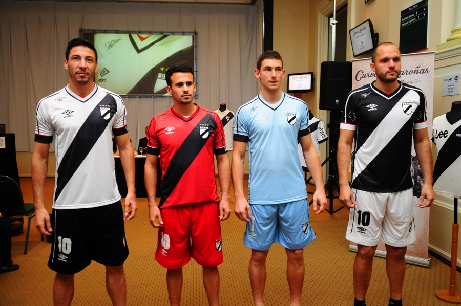 Camiseta Danubio Temporada 2015-2016. Foto; M. Bonjour