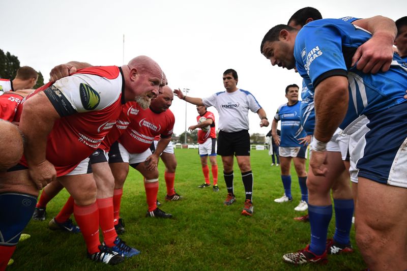 Ex combatientes británicos y argentinos disputaron un partido organizado por Rugby Sin Fronteras. Foto: AFP