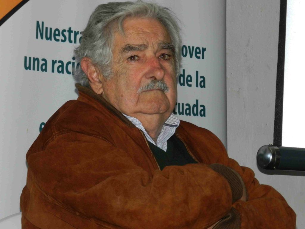 El eterno femenino de una imaginativa pintora