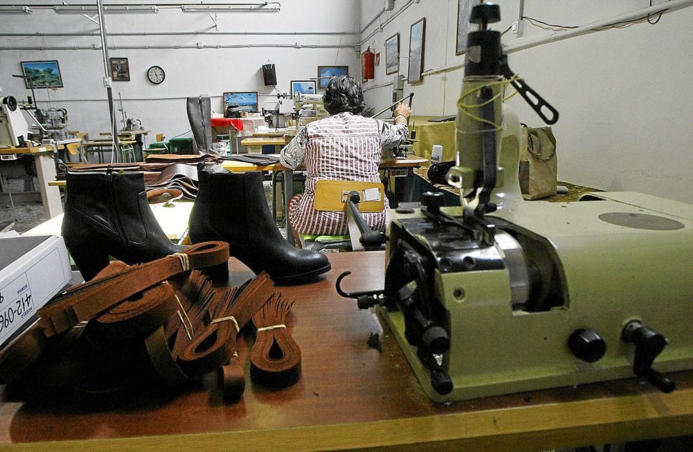 El eterno femenino de una imaginativa pintora