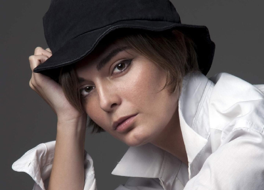 El eterno femenino de una imaginativa pintora