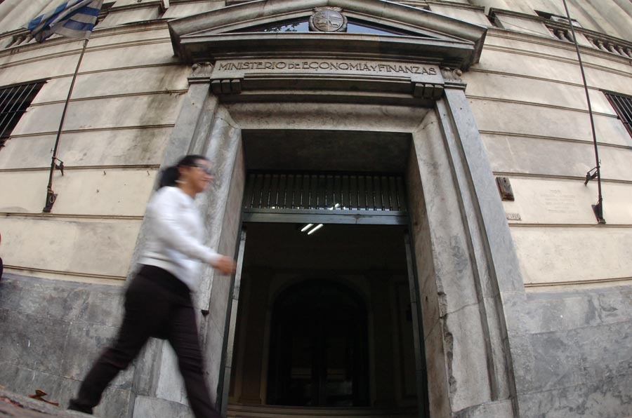 El eterno femenino de una imaginativa pintora