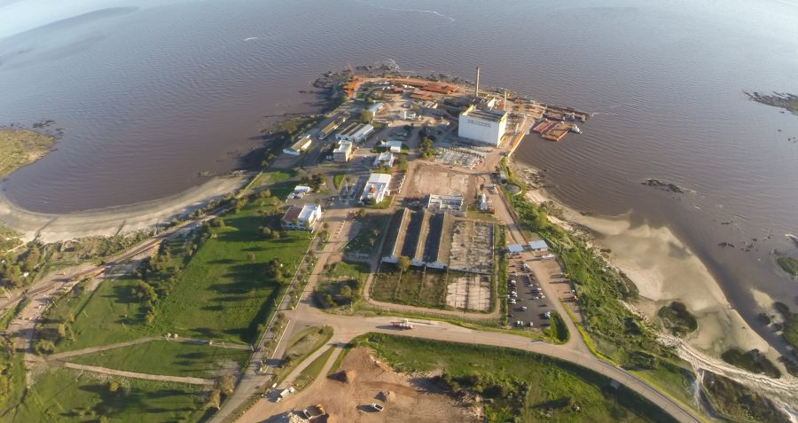 El eterno femenino de una imaginativa pintora