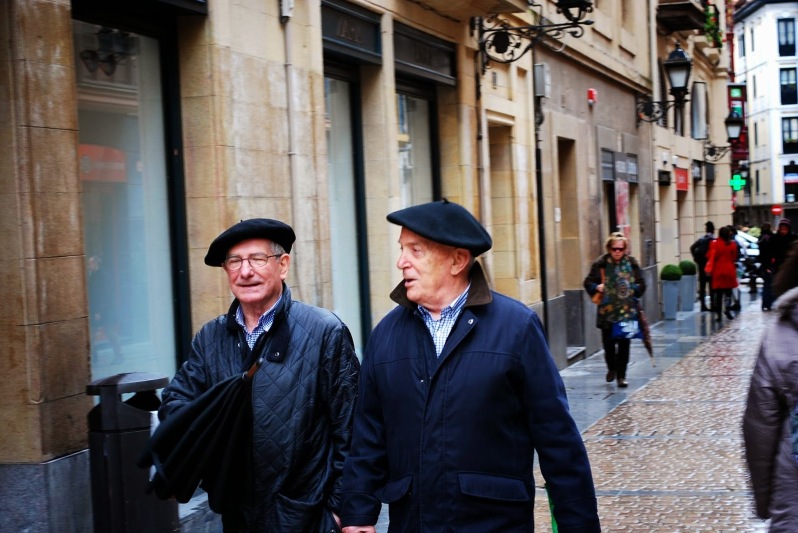 El eterno femenino de una imaginativa pintora