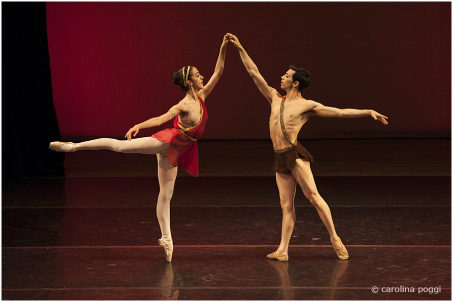 El eterno femenino de una imaginativa pintora