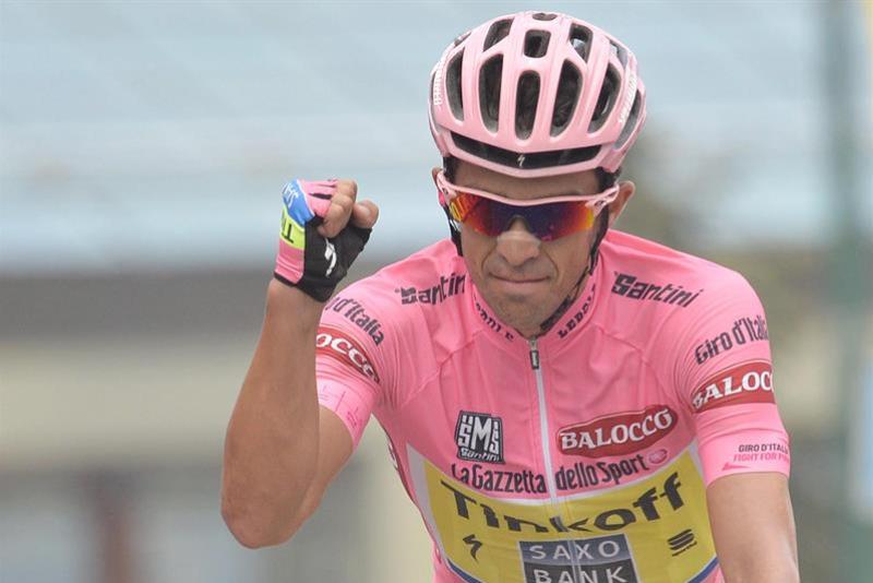 El eterno femenino de una imaginativa pintora