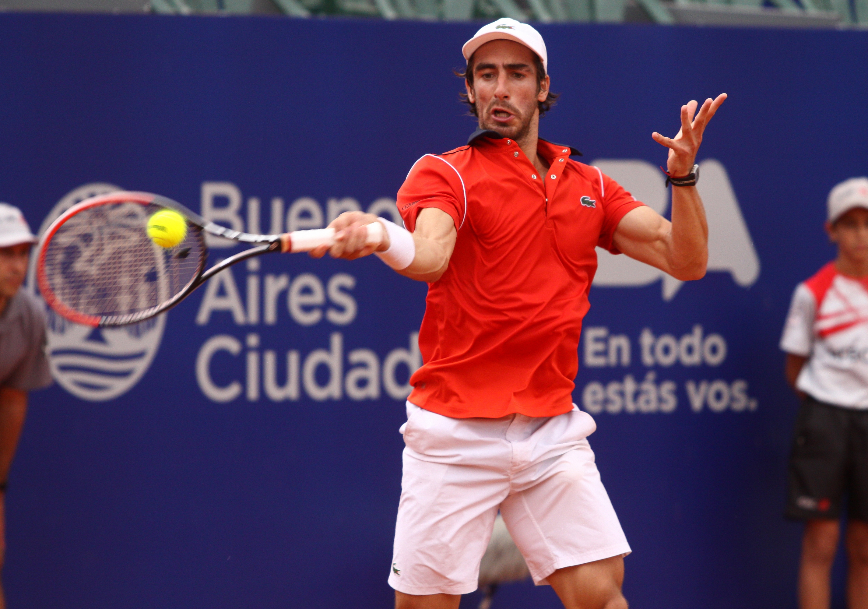 El eterno femenino de una imaginativa pintora