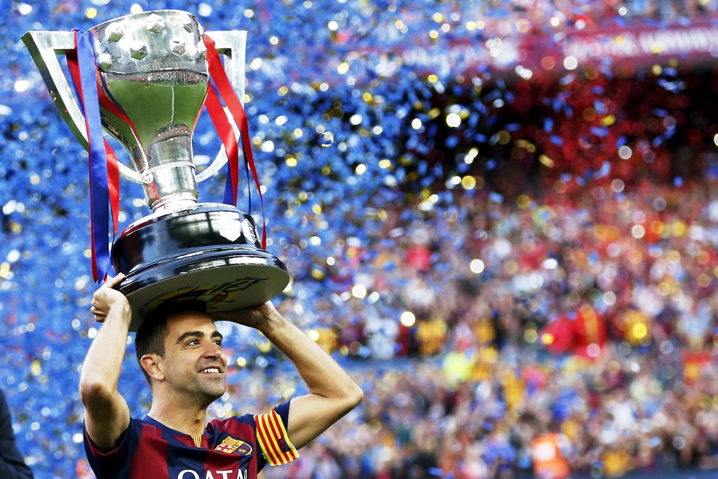 Xavi Hernández levantó la Liga en su despedida. Foto: Reuters.
