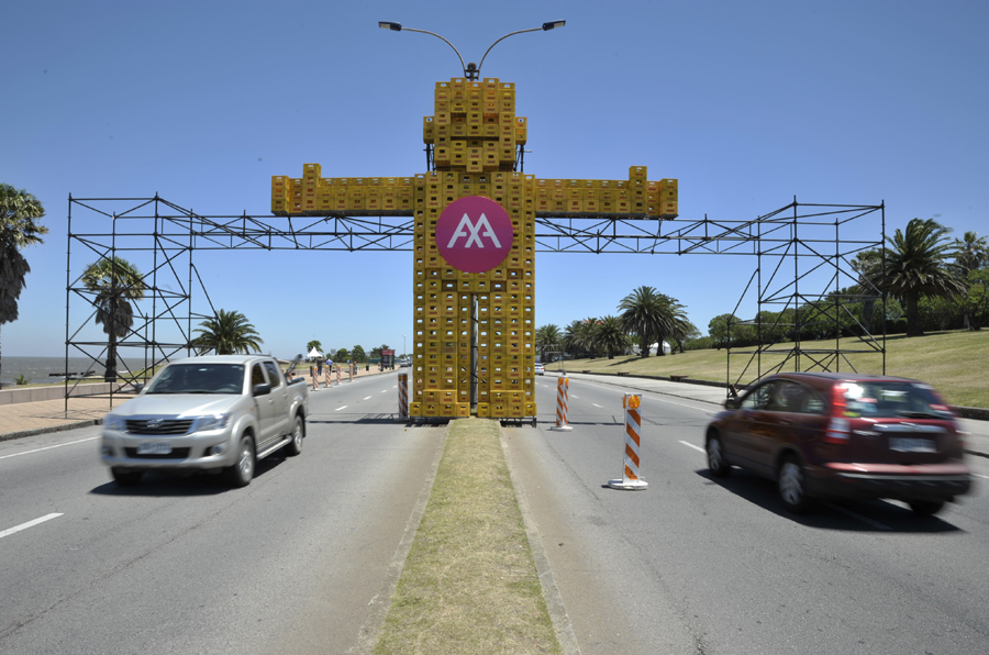 Las entradas están a la venta en Abitab. Foto: L. Mainé