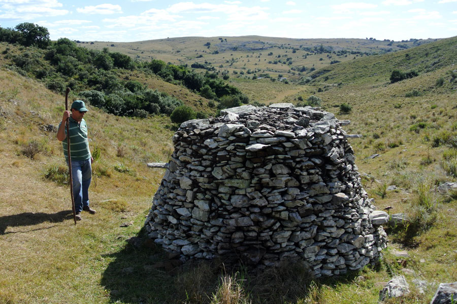 El eterno femenino de una imaginativa pintora