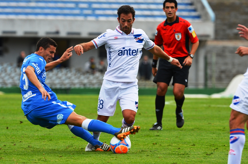 El eterno femenino de una imaginativa pintora