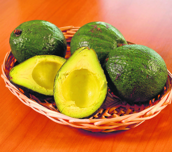 El eterno femenino de una imaginativa pintora