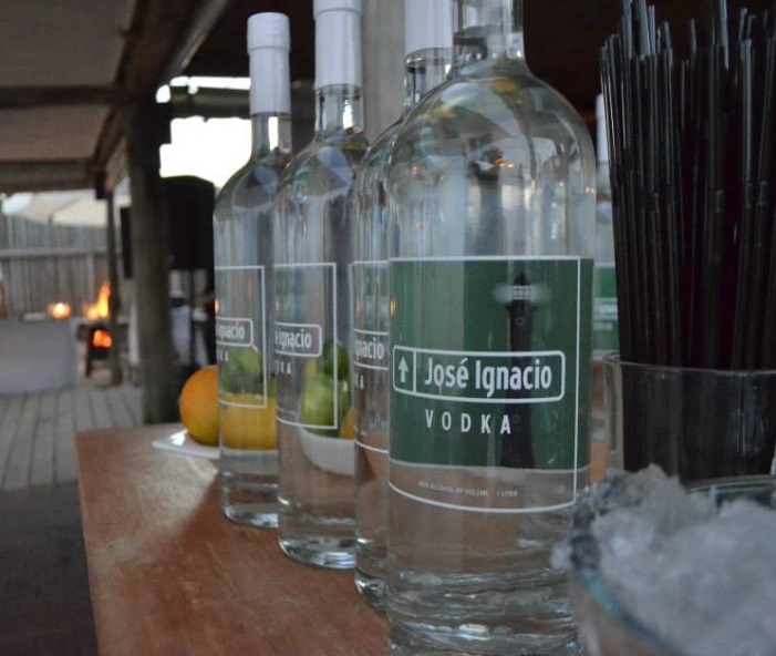 El eterno femenino de una imaginativa pintora