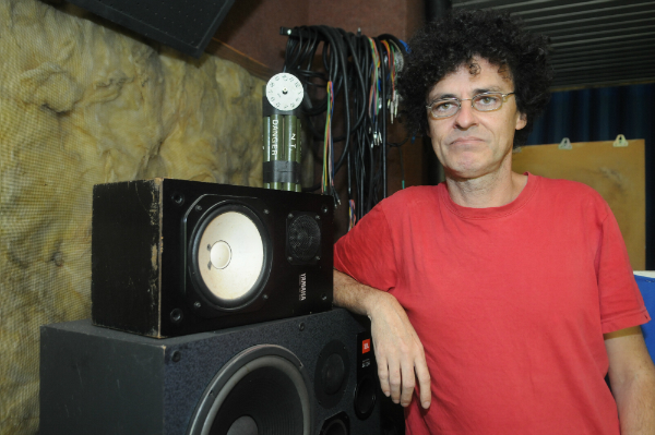 El eterno femenino de una imaginativa pintora