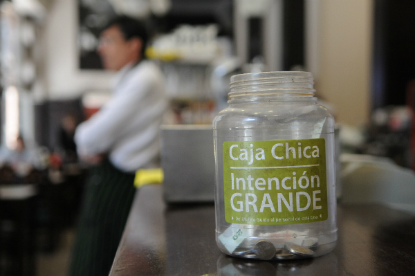 El eterno femenino de una imaginativa pintora