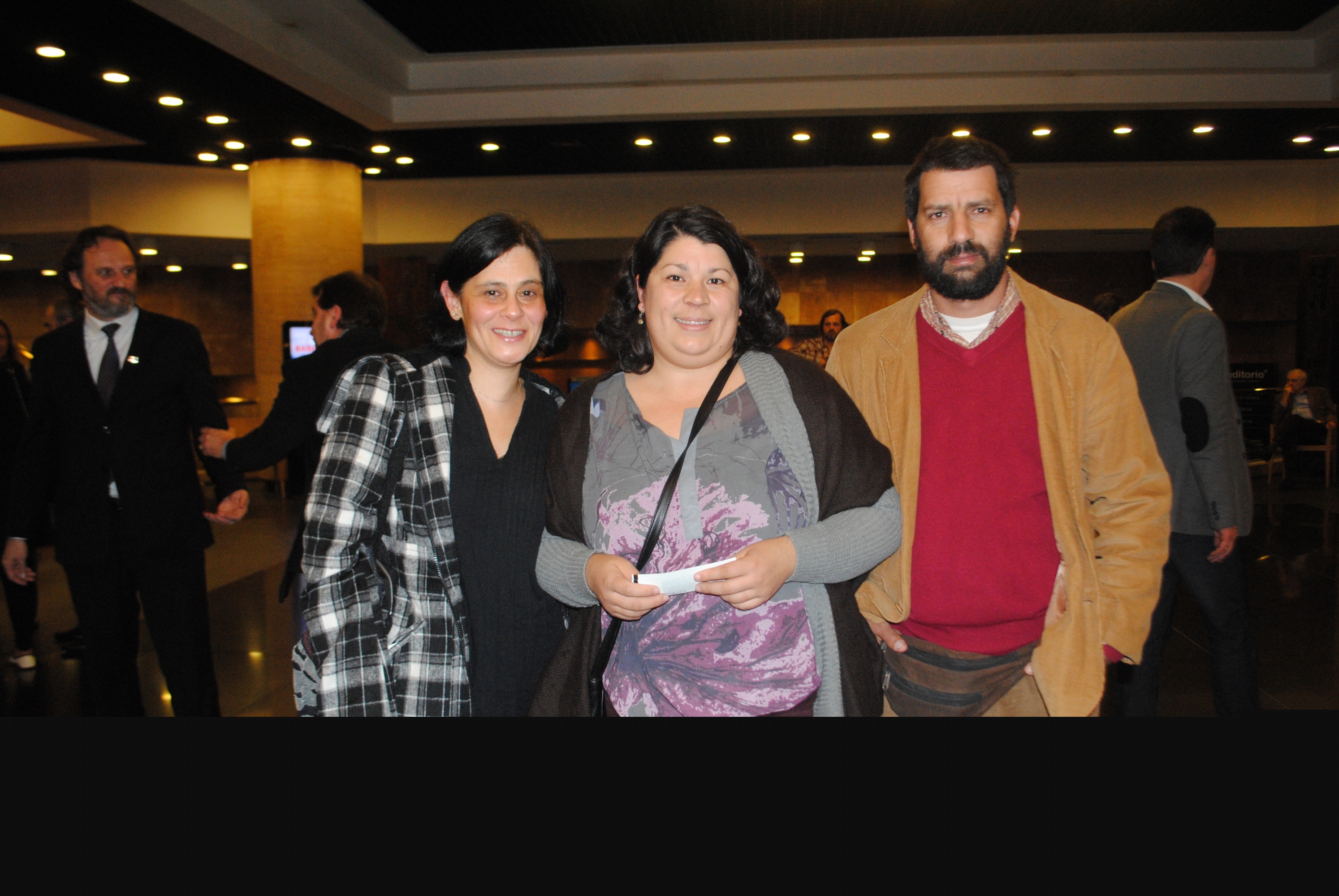 Ana Leggiadro, Elizabeth Correa, Roberto Barreto.