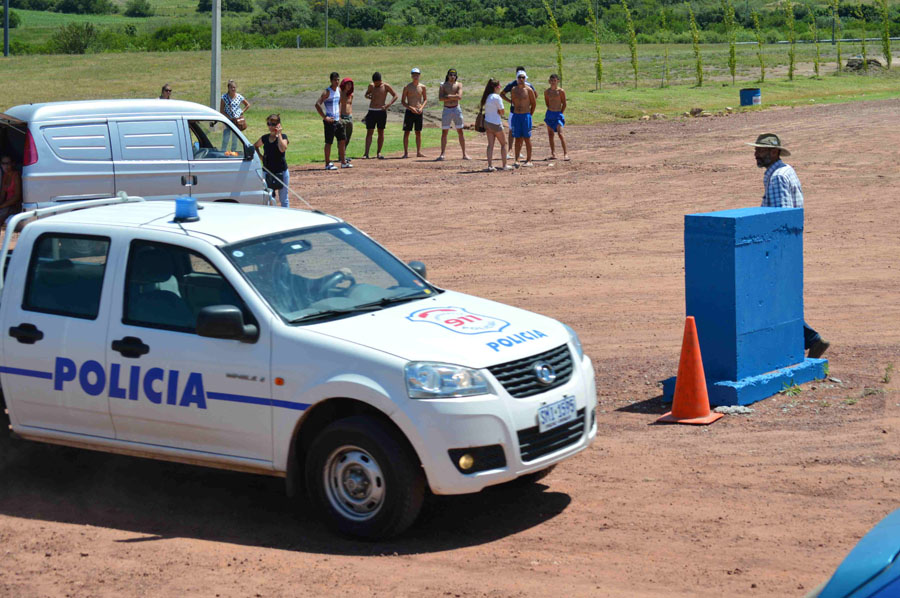 Dos operarios atrapados bajo toneladas de granos. Foto: Daniel Rojas