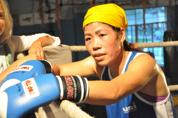 El eterno femenino de una imaginativa pintora