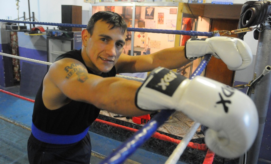 El eterno femenino de una imaginativa pintora