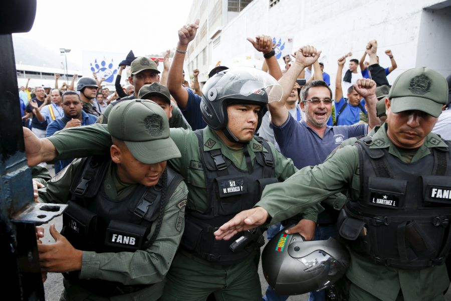 El eterno femenino de una imaginativa pintora