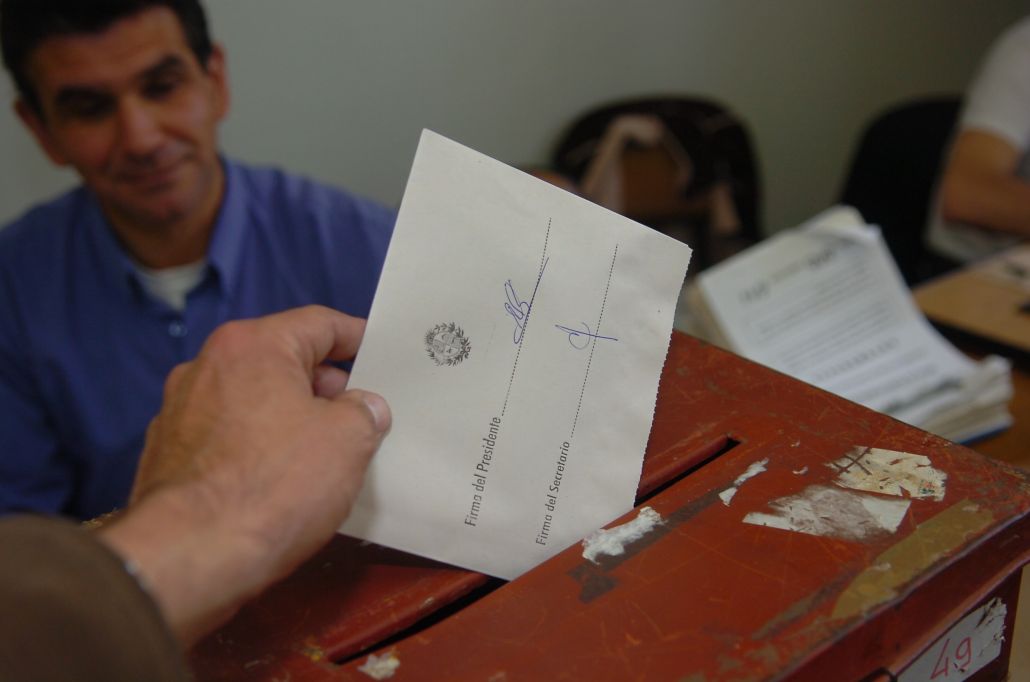 El eterno femenino de una imaginativa pintora