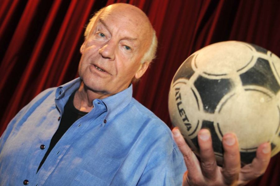 El fútbol siempre fue una inspiración para el escritor.