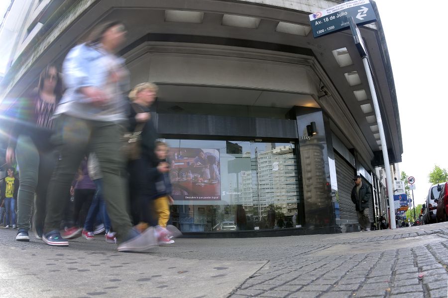 El eterno femenino de una imaginativa pintora