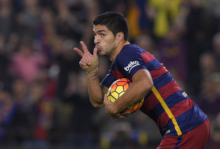 Luis Suárez festejando el gol el día de su aniversario en el Barcelona. Foto: AFP