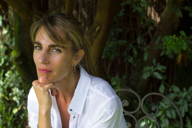 El eterno femenino de una imaginativa pintora