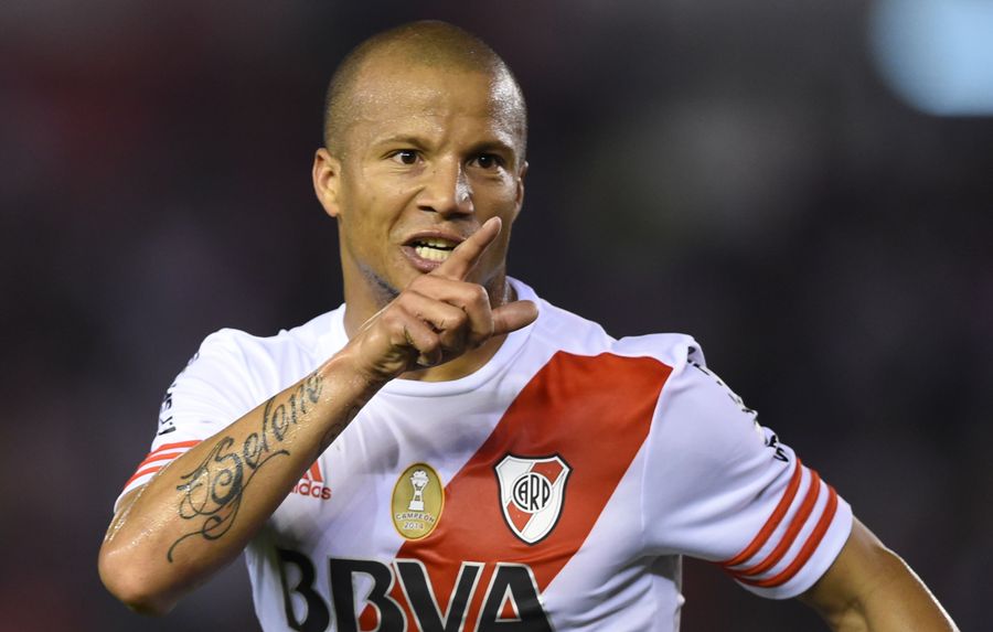 El eterno femenino de una imaginativa pintora