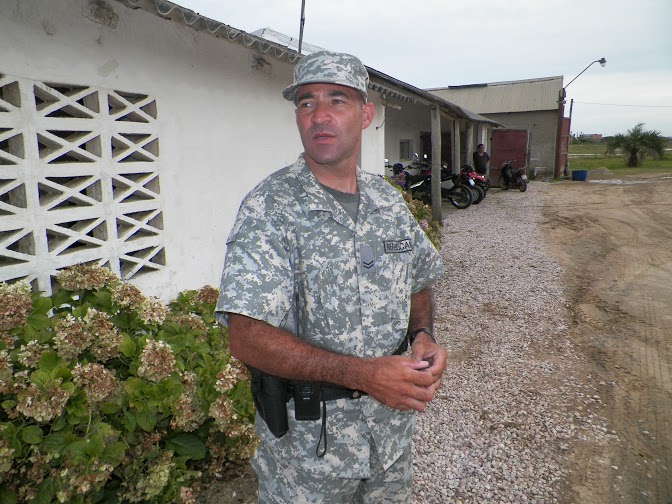 Sargento Rubén Acosta de la Guardia Republicana en Valizas y Aguas Dulces. Foto: Eduardo González.