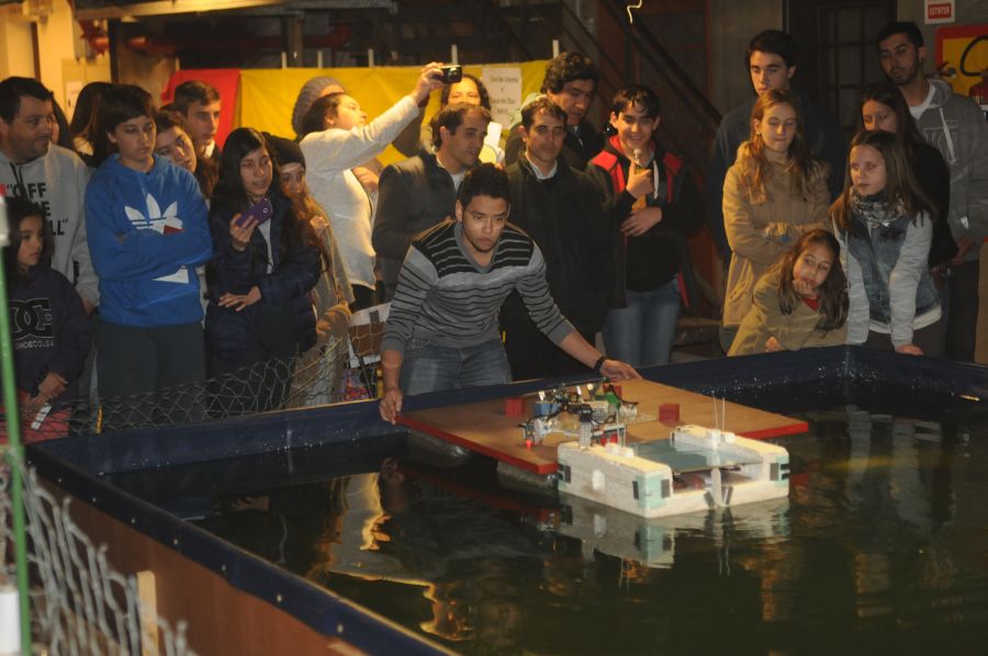 El eterno femenino de una imaginativa pintora