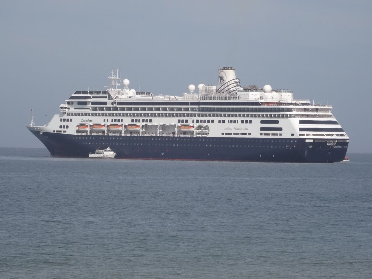 El primer crucero de la temporada llegó a Punta del Este de imprevisto. Foto: Ricardo Figueredo